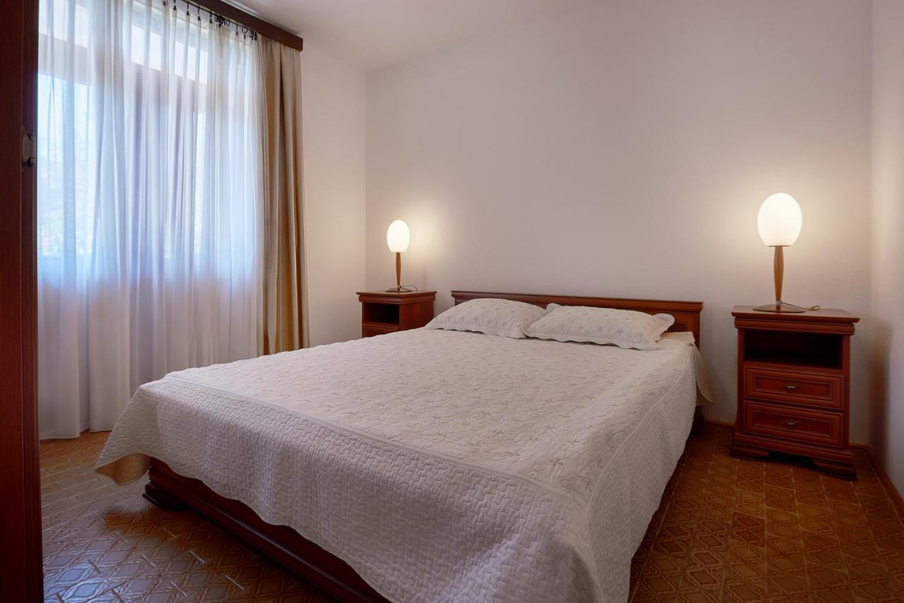 Apartmani Kuca U Maslinama Свети Стефан Екстериор снимка